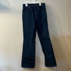 Wrangler bootcut dark wash jeans size 28X32